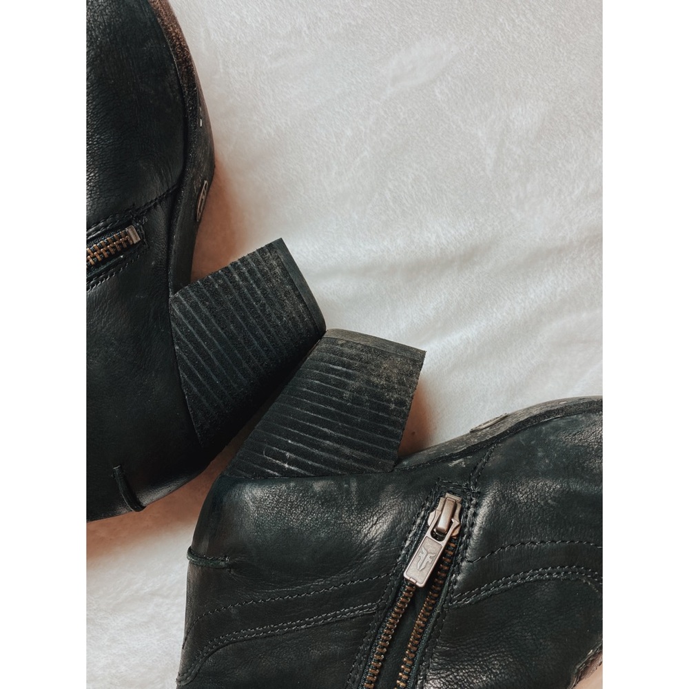 Frye Reina Western Bootie Women’s Size 8.5 in Black with Pointed Toe - Picture 8 of 8